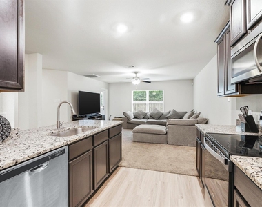 10619 Lost Maples Drive - Photo Thumbnail 7