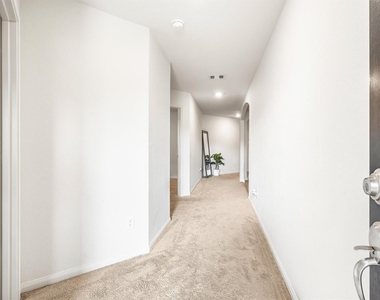 10619 Lost Maples Drive - Photo Thumbnail 3
