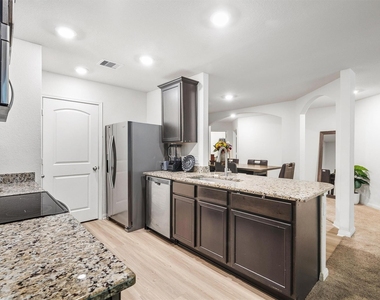10619 Lost Maples Drive - Photo Thumbnail 8