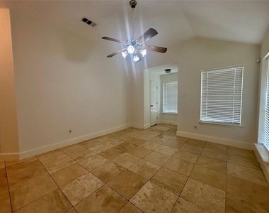 7815 Log Hollow Drive - Photo Thumbnail 8