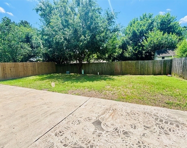 7815 Log Hollow Drive - Photo Thumbnail 19