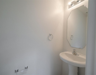 146 Silver Penny Drive - Photo Thumbnail 5