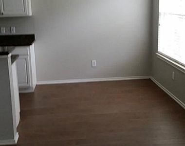 46 Wineberry Place - Photo Thumbnail 4