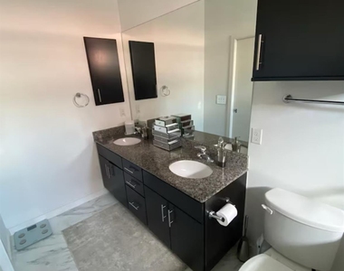 3002 Commerce Street - Photo Thumbnail 8
