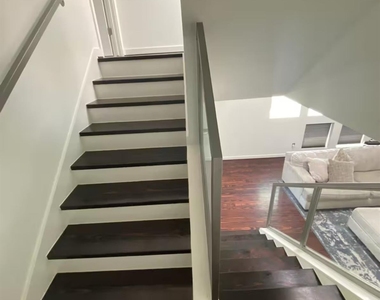 3002 Commerce Street - Photo Thumbnail 2