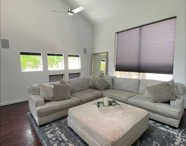 3002 Commerce Street - Photo Thumbnail 1