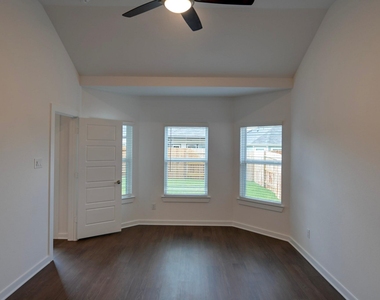 32511 Midsummer Drive - Photo Thumbnail 5
