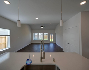 32511 Midsummer Drive - Photo Thumbnail 2
