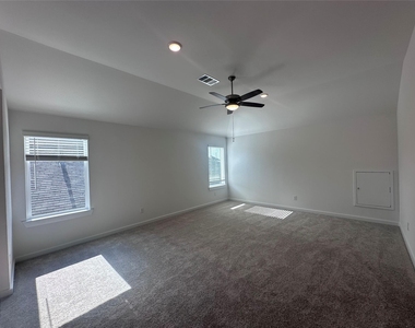 32511 Midsummer Drive - Photo Thumbnail 8