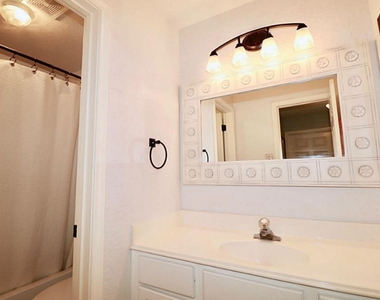 14511 Wadlington Drive - Photo Thumbnail 5