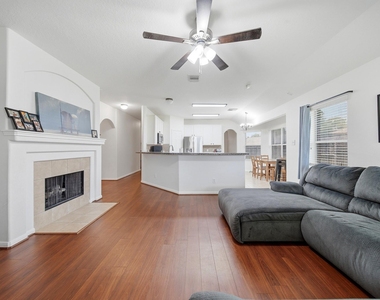 321 Preston Lane - Photo Thumbnail 16