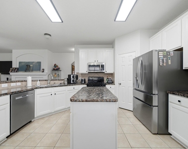 321 Preston Lane - Photo Thumbnail 10