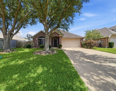 321 Preston Lane - Photo Thumbnail 4