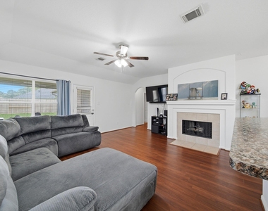 321 Preston Lane - Photo Thumbnail 14