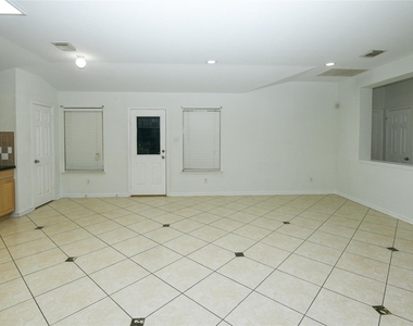 2615 Bisontine Street - Photo Thumbnail 5