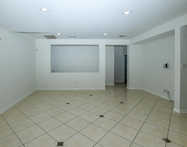 2615 Bisontine Street - Photo Thumbnail 6