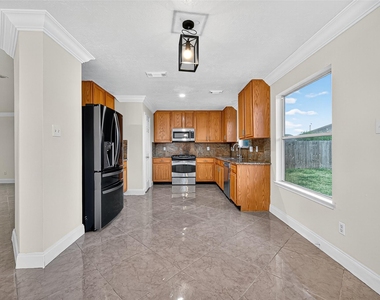 2219 Mountshire Drive - Photo Thumbnail 3