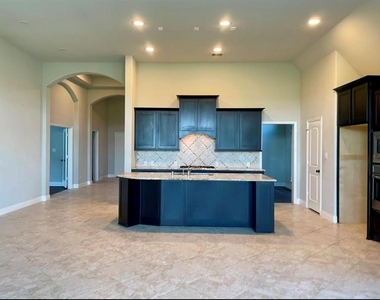3323 Chandler Hollow Lane - Photo Thumbnail 6