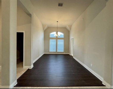 3323 Chandler Hollow Lane - Photo Thumbnail 3
