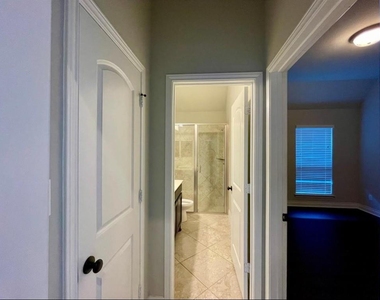 3323 Chandler Hollow Lane - Photo Thumbnail 15