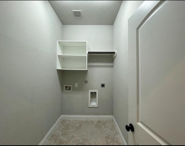 3323 Chandler Hollow Lane - Photo Thumbnail 19