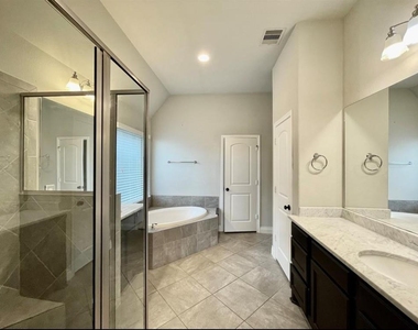 3323 Chandler Hollow Lane - Photo Thumbnail 17