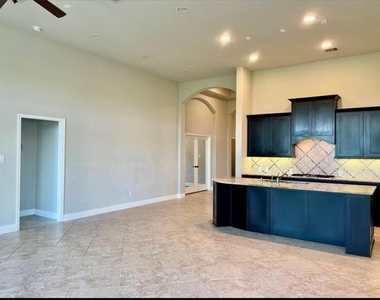 3323 Chandler Hollow Lane - Photo Thumbnail 8