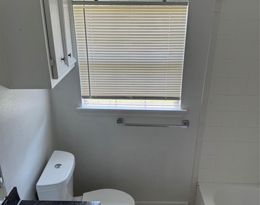 7427 Arnim Street - Photo Thumbnail 4