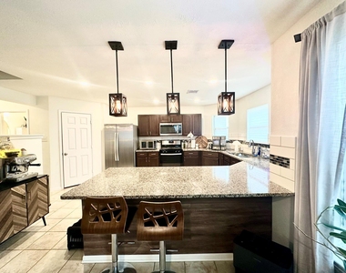 25323 Queens Causeway Lane - Photo Thumbnail 2