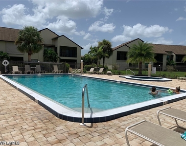 8715 Charter Club Circle - Photo Thumbnail 18