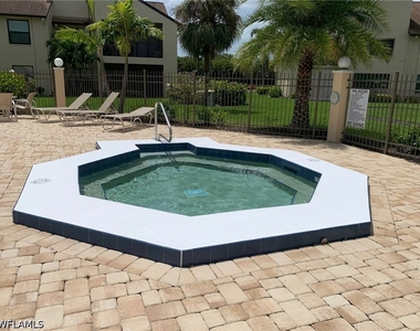 8715 Charter Club Circle - Photo Thumbnail 20