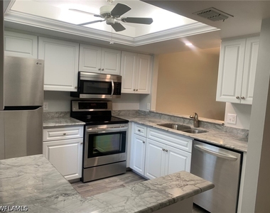 8715 Charter Club Circle - Photo Thumbnail 2
