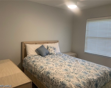 8715 Charter Club Circle - Photo Thumbnail 9