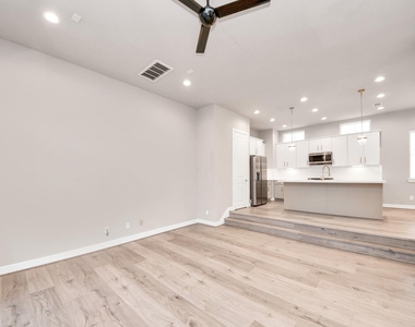 2114 Stuart Street - Photo Thumbnail 22