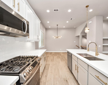 2114 Stuart Street - Photo Thumbnail 15