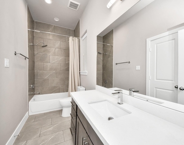 2114 Stuart Street - Photo Thumbnail 8