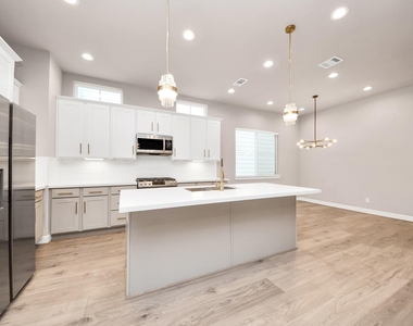 2114 Stuart Street - Photo Thumbnail 14