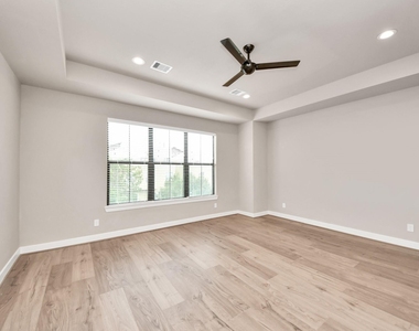 2114 Stuart Street - Photo Thumbnail 27