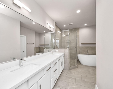 2114 Stuart Street - Photo Thumbnail 30