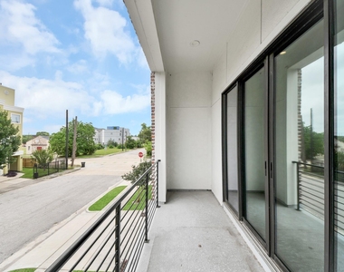 2114 Stuart Street - Photo Thumbnail 9