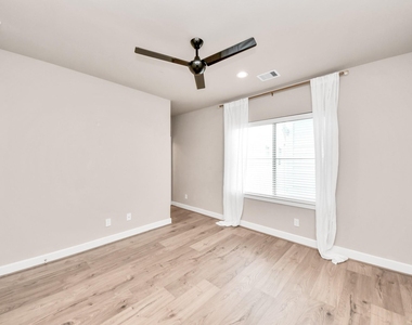 2114 Stuart Street - Photo Thumbnail 24