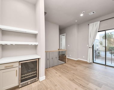 2114 Stuart Street - Photo Thumbnail 18