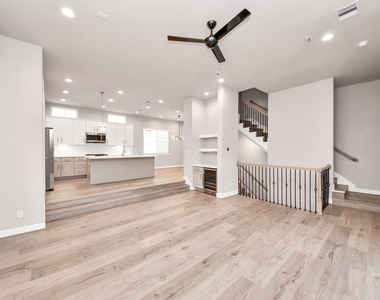 2114 Stuart Street - Photo Thumbnail 2