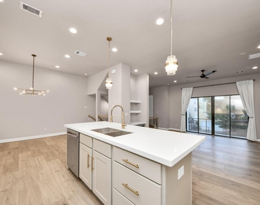2114 Stuart Street - Photo Thumbnail 19