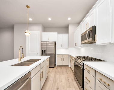2114 Stuart Street - Photo Thumbnail 17