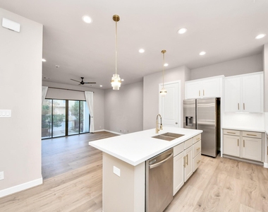 2114 Stuart Street - Photo Thumbnail 16