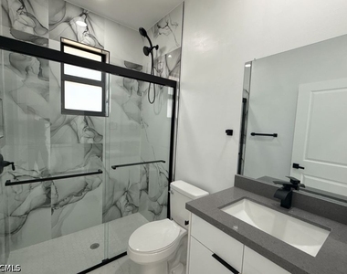 404-406 Chalet Avenue S - Photo Thumbnail 9
