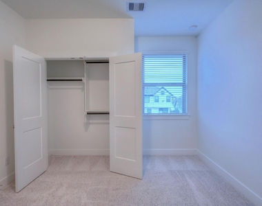 1535 Crystal Stream Drive - Photo Thumbnail 23