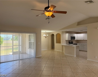 3527 Ne 19th Place - Photo Thumbnail 9