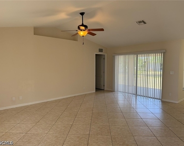 3527 Ne 19th Place - Photo Thumbnail 3